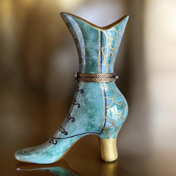 Rare Authentic Limoges Boot Fashionista Trinket Box Pillbox Style Fashion